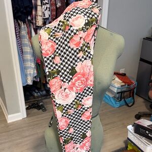 LuLaRoe Pink Floral Houndstooth TC Leggings